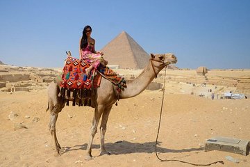 Private Tour Giza pyramids ,Egyptian museum and Local Bazars