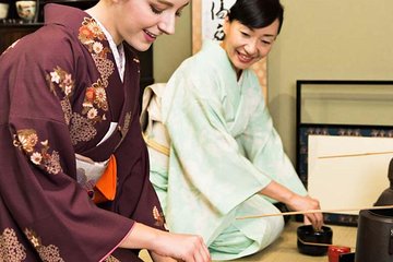 Tokyo Kimono Tea Ceremony and Food Tour Must-Try 