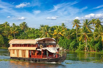 5 Day Kerala Private houseboat incl. Resort, Hotel, Cab Tourved