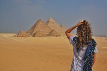 From Cairo: 1-Day Tour to Giza Pyramids & Egyptian Museum 
