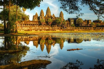 Siem Reap: Angkor Wat, Ta Prohm, Angkor Thom, Bayon Temple Day Tour