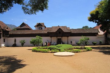 Explore The Wooden Palace In Padmanabhapuram