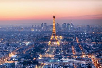 Paris at Night Tour with a Local Guide: Private & Personalized 