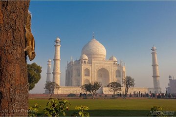Same day Taj Mahal Tour from Mumbai by Flight