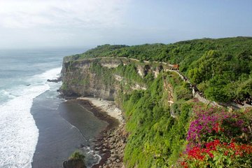 Bali Tour Uluwatu Temple, Sunset and Seafood Dinner