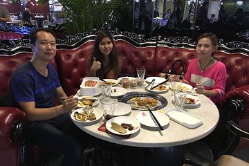 Private Nightlife Trip to See Wonderful Acrobatic Show Enjoy Delicious Barbecue Buffet Dinner