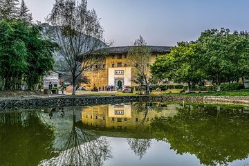 Private Day Tour To Hongkeng Earth Building from Xiamen Including Lunch