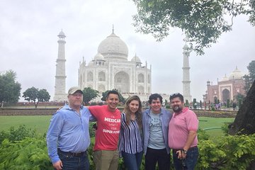 Sunrise Taj Mahal Tour With Agra Fort and Mehtab Bagh