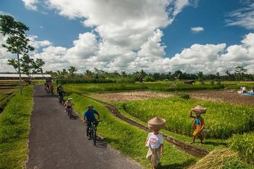 Ubud Village Cycling with 2 Hours Balinese Spa