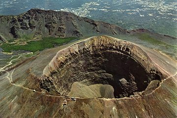Mt. Vesuvius - With Guide & Lunch from Naples