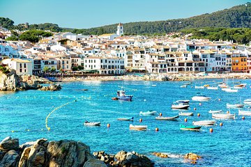 Private Girona Tour, Costa Brava Beach & Seaside Lunch Experience