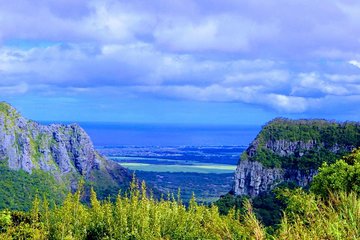 Sky to Sea Tour: Hiking in Tamarind Falls & 4 Northern Beaches