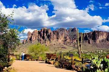 Small Group Apache Trail Day Tour with Dolly Steamboat from Phoenix