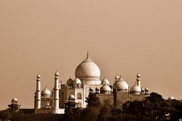 Same Day Taj Mahal and Agra Tour by Fastest Train from Delhi