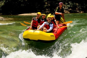 Fun White Water Rafting (Optional Paragliding) Private Tour from Medellin