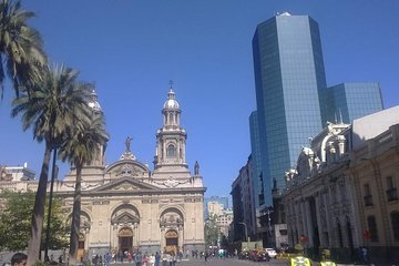 Santiago Private walking tour with Lunch 