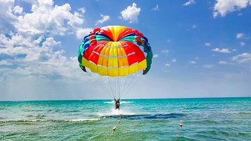 Amazing Parasailing Trip in Hurghada 