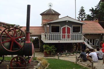 Private Tour Isla Negra, Pomaire and Coastal Resorts Tour from Santiago