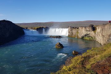 Hot springs and waterfalls, private super jeep tour