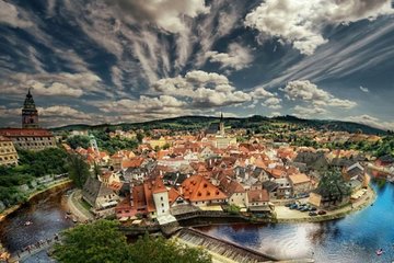 Private one way Sightseeing Transfer from Prague to Hallstatt via Cesky Krumlov