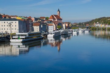 Scenic transfer from Prague to Passau with 4 hours sightseeing in Cesky Krumlov