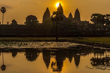 Personalised Angkor Wat Sunrise Tour by an air-conditioned car