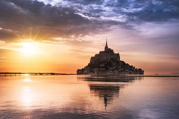 Private Day Trip to Mont Saint-Michel from Saint-Malo with local driver-guide