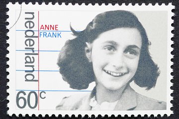 Anne Frank Guided Walking Tour through Amsterdam's Jewish Quarter 