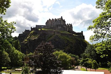 Edinburgh Like a Local: Customized Private Tour