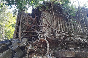 Beng Mealea, Floating Village (Kampong Phluk) and Rolus temples Tour