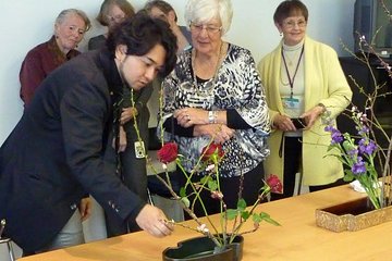 Tokyo Ikebana, Japanese Traditional Flower Arrangement Experience