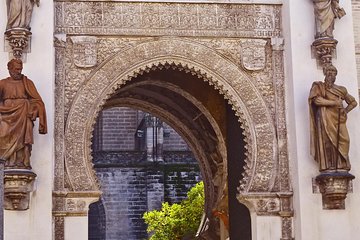 Visiting The Royal Alcazar And The Cathedral