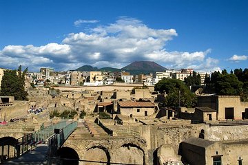 Herculaneum & Pompeii Experience With Wine Tasting & Easy Lunch