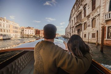 Grand Canal Boat Private Tour , Murano and Burano with lunch in a local restaurant