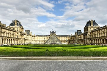 Discover the secrets of the Louvre