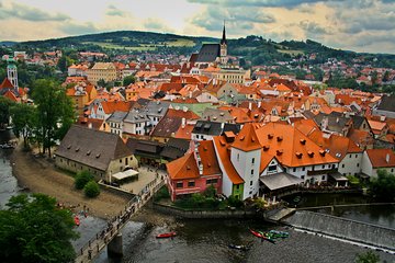 Private transfer from Prague to Vienna with Stopover in Cesky Krumlov