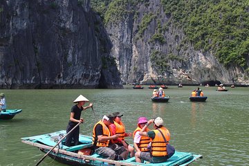 Private Full-Day Halong Bay Tour Including Cruise, Kayaking and Surprising Cave