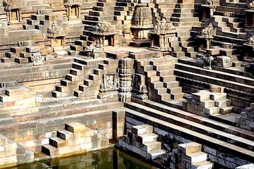 Private Tour of Step well, Modhera Sun Temple & Patola saree weaving by car