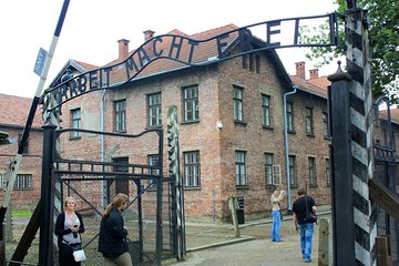 Full-Day Private Trip from Prague to Auschwitz - Birkenau