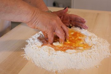 Private Market Tour and Cooking Class in Bologna with Giovanna C