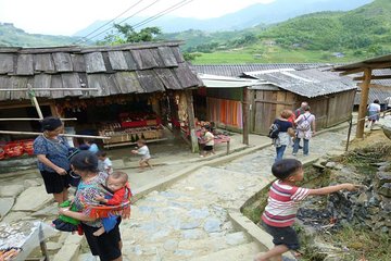 Sapa trekking by bus 3D2N (homestay and hotel stay)