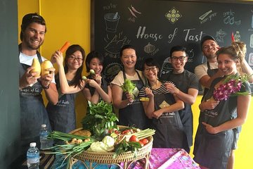 Hands-on Thai Cooking Class & Market Tour in Silom