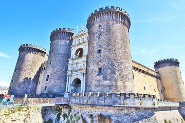 Guided Tour of Naples Must-See Sites with Old City Plebiscito Square & Castle