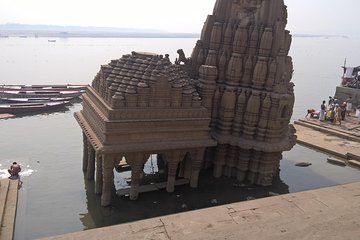 Varanasi Historical Ashramas, temples and Ghats Discovery