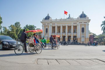 Hanoi: Morning Street Food tour with Cyclo Tour