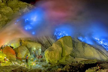 Overnight Mount Ijen Blue Fire Trek Tour From Bali (Private-All Inclusive)