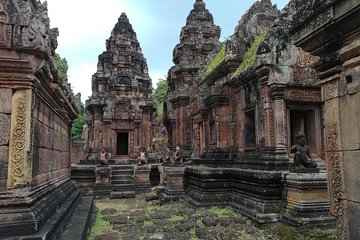 Angkor Wat 2-Day with Banteay Srei and local foods tasting 