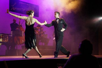 Esquina Homero Manzi Tango Show with Optional Transfer and Dinner