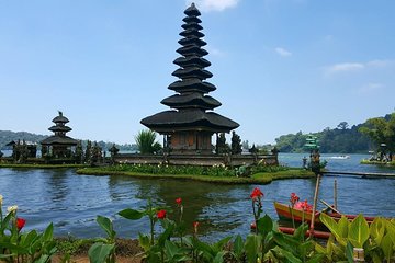 West Bali Tour : Tanah Lot - Jatiluwih - Ulun Danu Bratan Temple