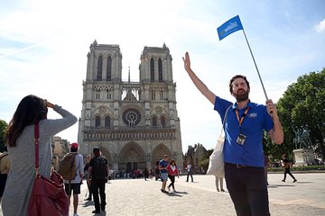 Notre Dame Island Guided Tour with Reserved Cathedral Access